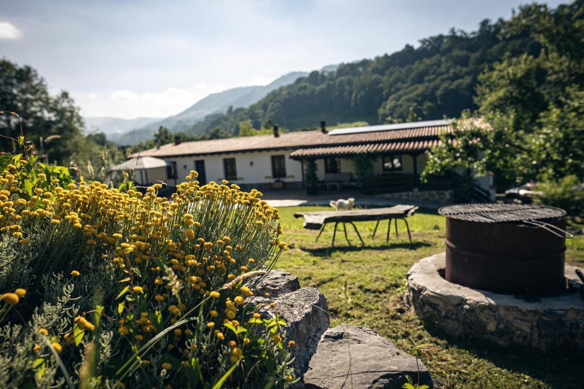 Finca La Naguada Casa Rural En Asturias Beloncio Exteriör bild